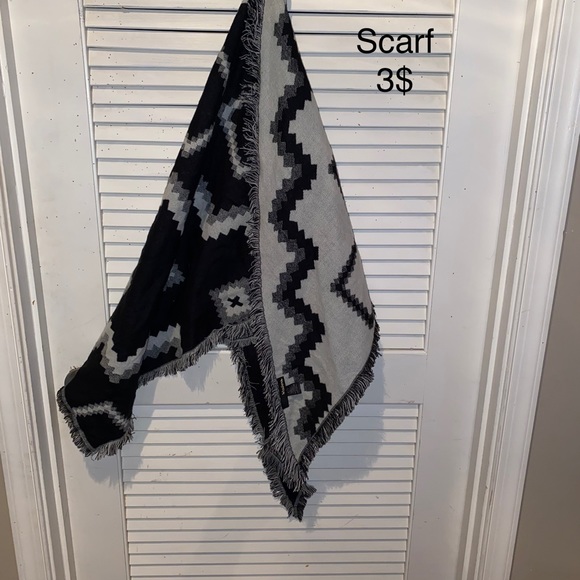 Scarves - Picture 5 of 5